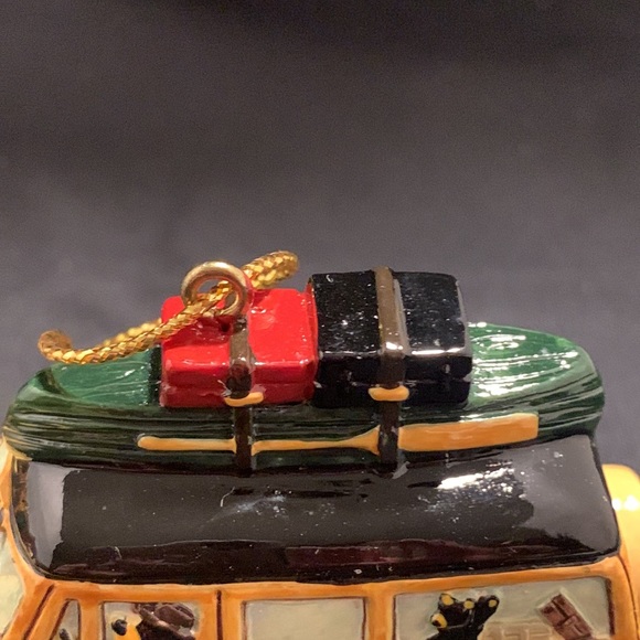 🎄Christmas Woodie & Travel Trailer Ornaments (Set of 2) - Picture 9 of 13